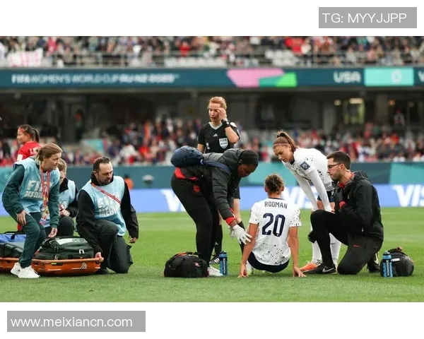 球星同款足球手套展示 强力抓握助力精准扑救 体验专业球员的极致装备